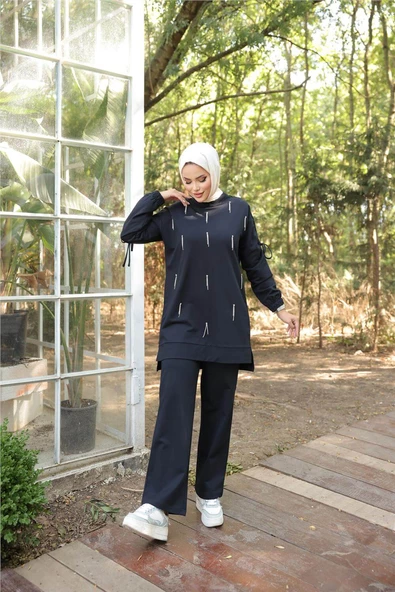 O Yaka Koldan Bağcıklı Taş Detaylı İkili Tesettür Eşofman Takımı - 71208.015 - Lacivert - Resim 6