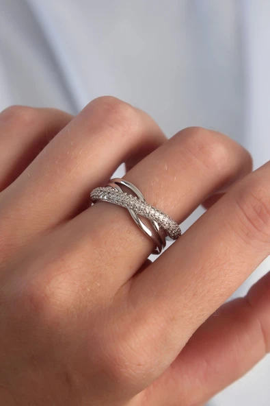 Pirinç Ayarlamalı Gümüş Renk Zirkon Taşlı Çapraz Görünüm Yüzük - Resim 2