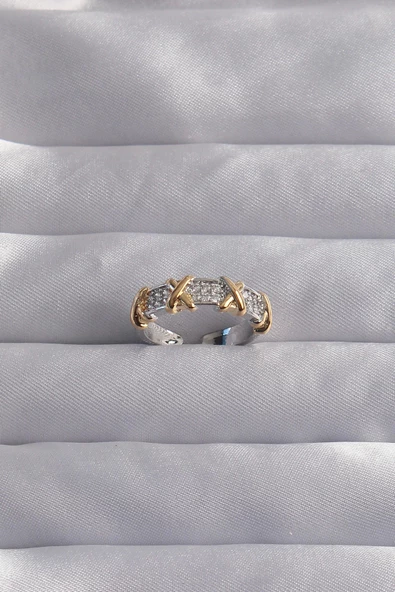 Pirinç Ayarlamalı Gümüş Renk Zirkon Taşlı XOXO Model Yüzük ürün görseli 1