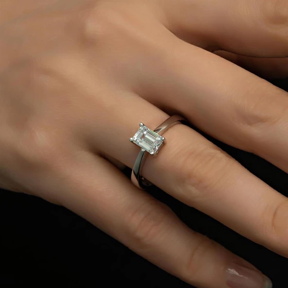 Swarovski Baget Taşlı Gümüş Tektaş Yüzük