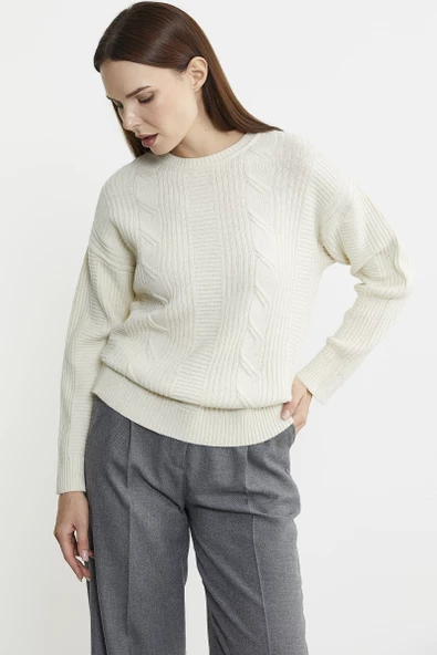 Saç Örgü Motifli Yünlü Triko Kazak - Açık Bej - Resim 3