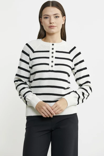 Yaka Düğmeli Çizgili Yünlü Triko Kazak - Kemik ürün görseli 1