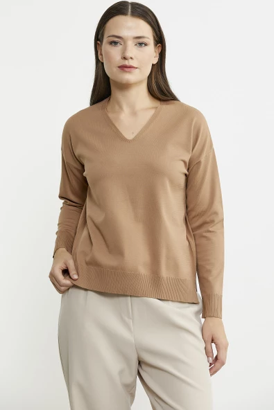 V Yaka Triko Dökümlü Kazak - Kamel - Resim 3