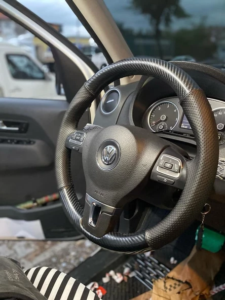 Volkswagen Jetta 2011-2014 Araca Özel Direksiyon Kılıfı (5D Kristal Karbon Soft Nokta) ürün görseli