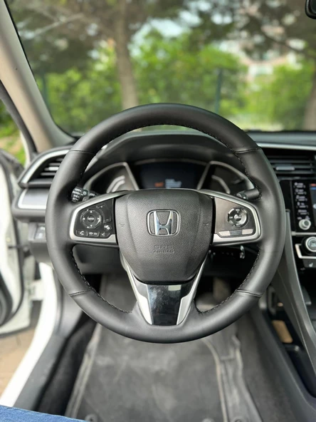 Honda Civic FC5 Araca Özel Direksiyon Kılıfı (Noktalı Düz Siyah Dikişli) ürün görseli