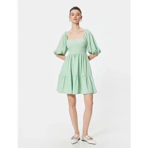 DRESSES