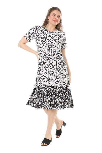 Melsay Butik Beyaz Kilim Desen Kısa Kollu Büyük Beden Midi Elbise ürün görseli
