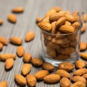 Çiğ Badem İçi İthal 1 kg - 1