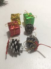 Küçük Kozalak Renkli Paketler Yılbaşı Çam Ağacı Ağaç Süsü Süsleri - 1