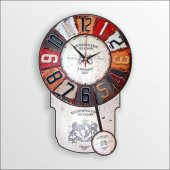46 cm Büyük Sarkaçlı Renkli Dart Desenli Görünümlü Duvar Saati thumbnail 1
