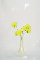 Uzun 6 Sarı Çiçek 40 cm Krem Rengi İşlemeli Dengeli Konik Vazo - 1