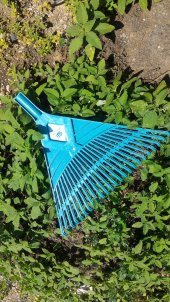 Bahçe Tırmığı 24 Dişli Yaprak Tırmığı Plastik Tırmık Çim Temizleme Tırmığı thumbnail 5