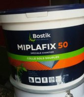 Zemin Kaplama Yapıştırıcısı, 20 K G, KREM RENK, BOSTİK MIPLAFIX 50,  ÇOK AMAÇLI  YÜKSEK KALİTELİ   AKRİLİK ZEMİN KAPLAMA ,PVC MİNEFLO, PARKE YAPIŞTIRICI, ALMAN MALI - 1