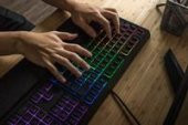 RAZER RAZER Ornata Chroma,Membrane,Siyah Gaming Klavye Kol Dayama Yastığı RZ03-02040900-R3L1 - 4