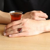 Ayyıldız İşlemeli Kırmızı Bombeli Akik Taşlı 925 Ayar Gümüş Erkek Yüzük - 3