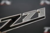 Chevrolet Silverado Z71 Off Road Çamurluk Yanı 3M Krom Metal Logo - 2