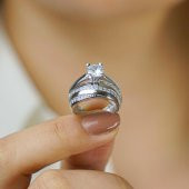 925 Ayar Gümüş Zirkon Taşlı Tek Taş Model Yüzük thumbnail 2