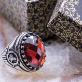 925 Ayar Gümüş Kırmızı Zirkon Taşlı Osmanlı Tuğrası  Detaylı Yüzük thumbnail 1