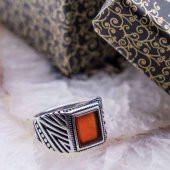 925 Ayar Gümüş Kare Akik Taşlı Yüzük thumbnail 1