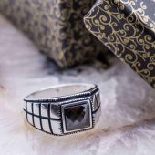 Kare Siyah Zirkon Taşlı Gümüş Yüzük thumbnail 1