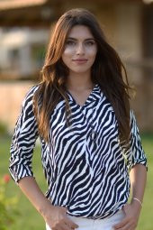 Siyah Beyaz Döküm Bluz - Kolyeli - 3