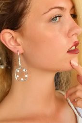 Silver Renk Yuvarlaklı Beyaz Taşlı Bayan Küpe - 1