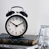 IKEA DEKAD Nostaljik Çalar Saat Dekoratif Alarmlı Masa Saati thumbnail 6