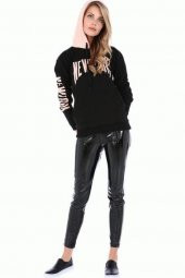 Kapüşonlu Kol ve Göğüs Baskılı Siyah Kadın Sweatshirt - 2