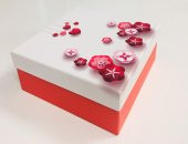 KUTU KALP ÇİÇEK KIRMIZI BEYAZ 19CM X 19CM X 8CM - 1