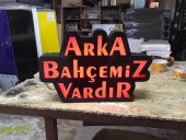 Arka Bahçe Var Yazılı Tabelası 3D LED Tabela Neon Etkili Işıklı Kutu Harf Tabela 30x45cm Pleksiglass - 1