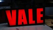 Kırmızı Vale Yazılı Tabelası 3D LED Tabela Neon Etkili Işıklı Kutu Harf Tabela 30x45cm Pleksiglass - 1