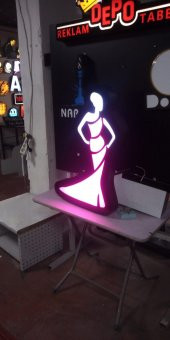 Pembe Elbise Tabelası 3D Led Neon Etkili Işıklı Tabela Kutu Harf Depo Reklam İstanbul Kartal Cevizli - 2