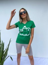 Kadın V Yaka Minyon Karakter Baskılı Yeşil Tshirt - 1