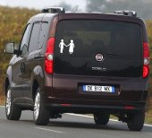Anne Ve Çocuğu El Ele Tutuşmuş Silüet Oto Araba Sticker - 2