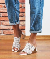 Beyaz Örgü Kadın Kısa Topuklu Terlik - 1