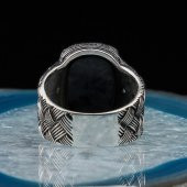 Dikdörtgen Oniks Taşlı Örgü Desenli Erkek Gümüş Yüzük thumbnail 4