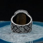 Dikdörtgen Kaplan Gözlü Taşlı Örgü Desenli Erkek Gümüş Yüzük thumbnail 4