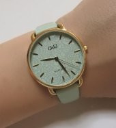 Q&Q QC27J102Y Açık Yeşil Deri Kayışlı Kadın Kol Saati - 1