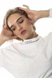 Beyaz Kadın Kısa Crop Sweatshirt - 3