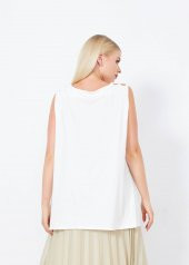 Kadın Beyaz Omuz Detaylı Kolsuz Basic Bluz - 3