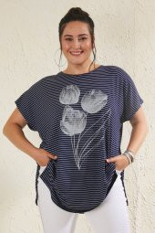 Büyük Beden Lacivert Salaş Çizgili Lale Baskılı T-shirt - 1