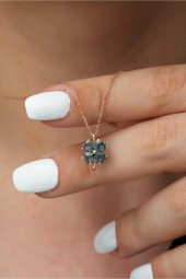 Mistik Topaz Taşlı Yonca Gümüş Kolye Kalp Detaylı Rose Renk thumbnail 1