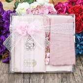 Hediyelik Kadife Kaplı Yasin Kitabı, Seccade, Şal, İnci Tesbih, Asetat Kutulu (26×23) Set-Pembe - 1