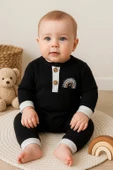 3-9 Ay Erkek Bebek Tulumu Waffle Gökkuşağı Nakışlı Siyah thumbnail 1