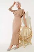 Önü İncili Kuşaklı Elbise Latte thumbnail 1