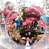 Teraryum Küçük Elma Mika Anne Kucakta Çocuk Baba Omuzda Çocuk - 3