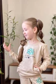 Kız Çocuk Papatya Baskılı ve Fırfır Cep Detaylı Sweat Alt Eşofman Krem Eşofman Takım thumbnail 3