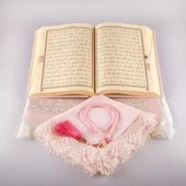 Şal + Seccade + Tesbih + Kuran Hediye Seti (Orta Boy, Ekonomik Cilt, Pembe) thumbnail 4