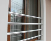 Alüminyum Kapı Pencere Korkuluk Fransız Kapı Pencere Korkuluk Okul Pencere Korkuluk 200CM thumbnail 1