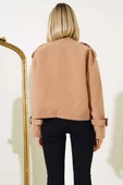 Fermuarlı Omuz Apoletli Kısa Ceket Camel thumbnail 3